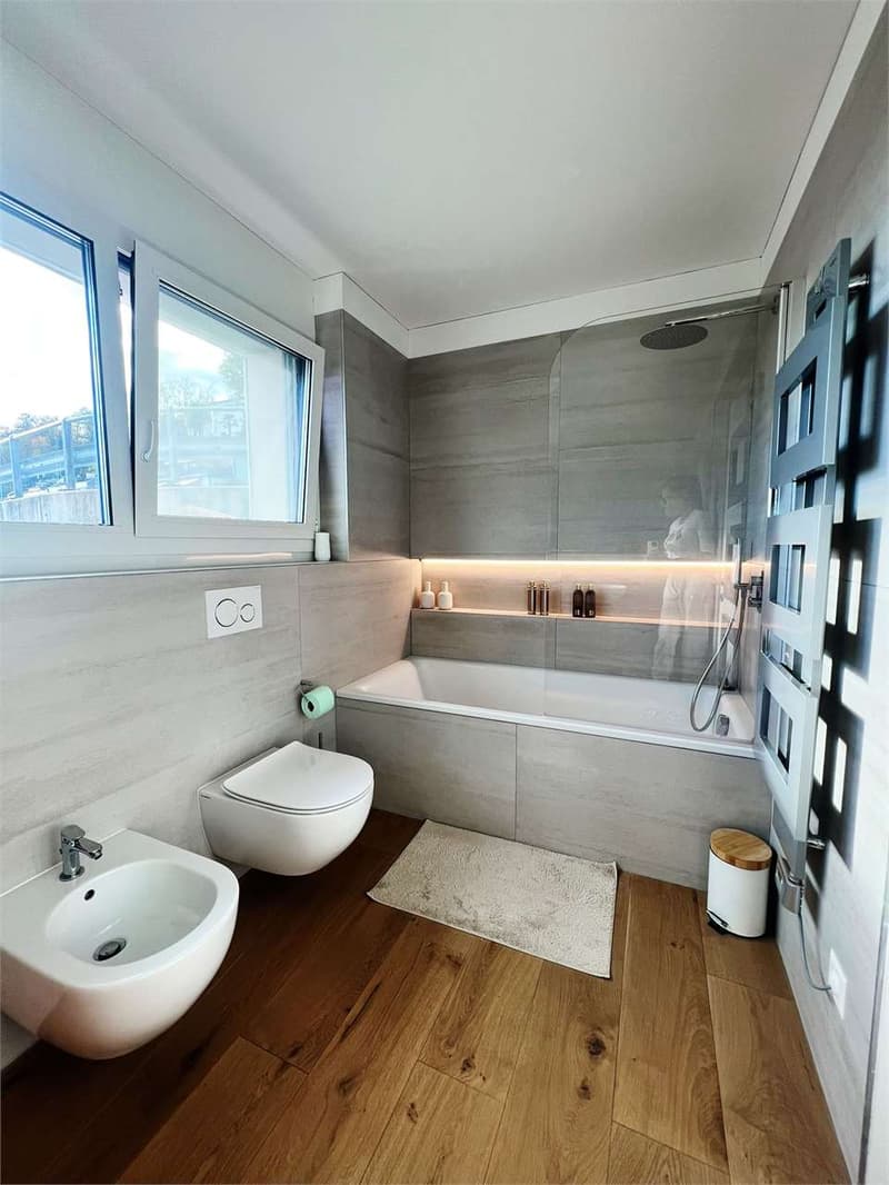 Elegantes 3,5-Zimmer-Wohnung mit Möbeln, Garten und Seeblick (7)