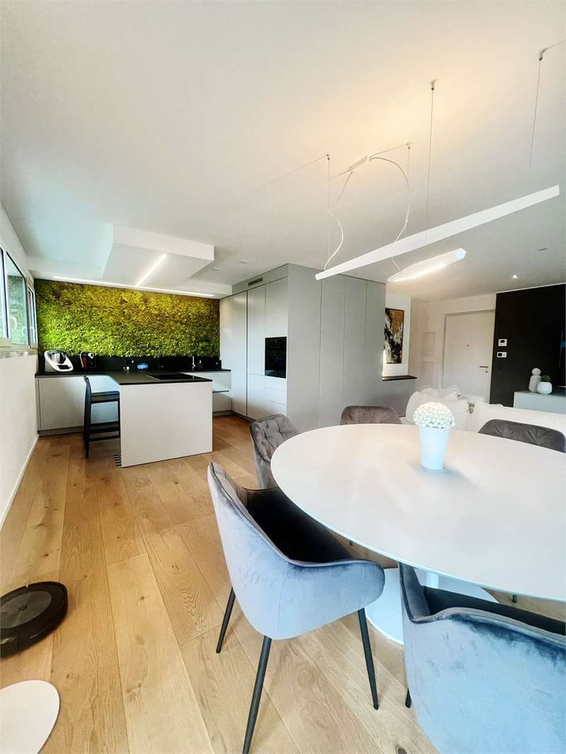 Elegantes 3,5-Zimmer-Wohnung mit Möbeln, Garten und Seeblick (3)