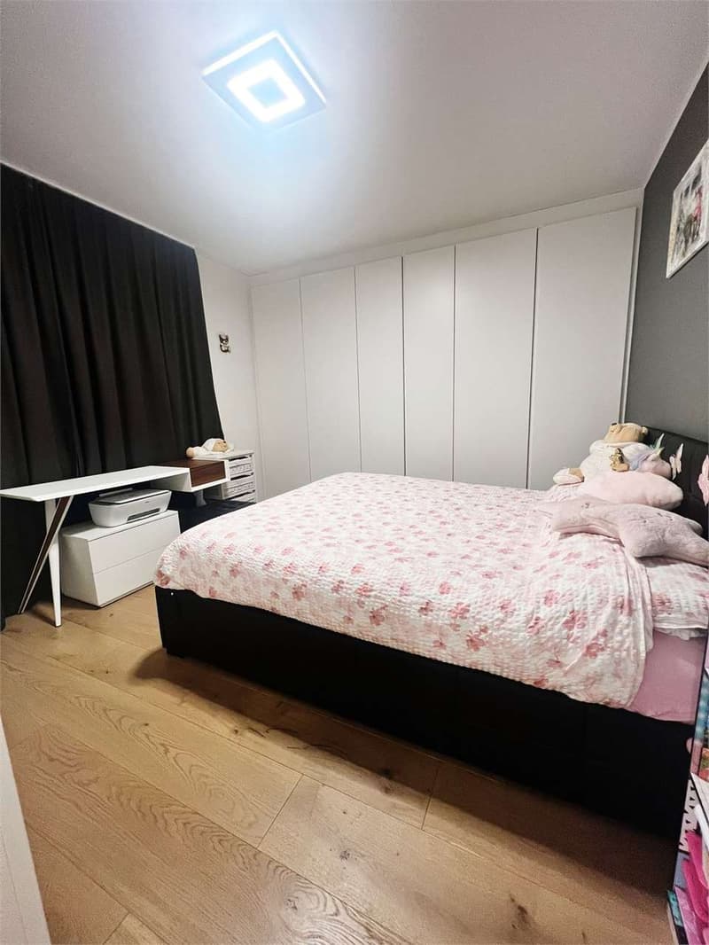 Elegantes 3,5-Zimmer-Wohnung mit Möbeln, Garten und Seeblick (8)