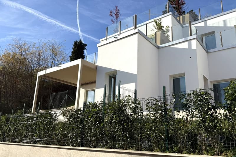 Villa moderne de nouvelle construction (4)
