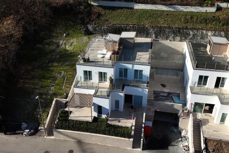 Villa moderne de nouvelle construction (39)