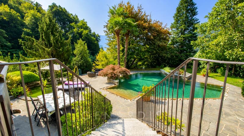 Splendida Villa di Lusso a Purasca – 11 Locali con Piscina e Ampio Parco (11)