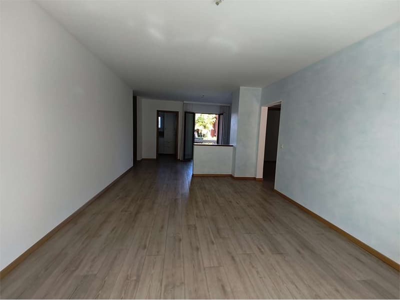 Caslano - Geräumige 3.5 Zimmer Wohnung im Erdgeschoss mit Garten - Zwei Schritte entfernt (9)