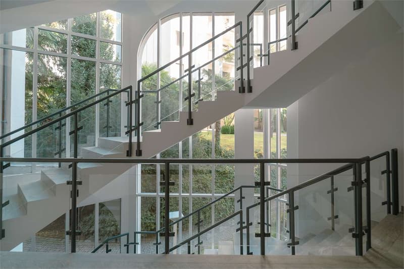 Prestigious 2.5-Room Apartment in Parco Maraini (11)