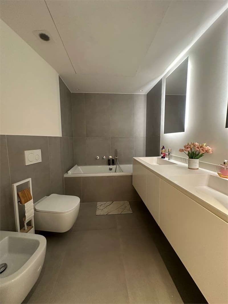 Duplex vista lago con giardino e piscina (9)