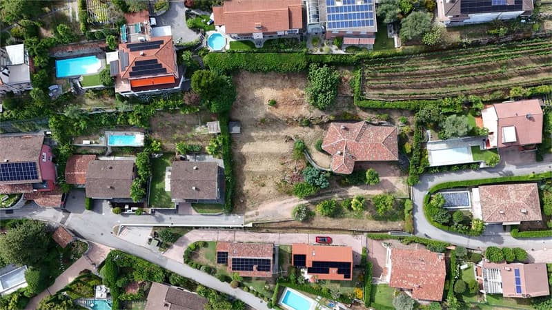 Terreno edificabile vista lago con progetto approvato (3)