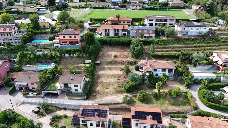 Terreno edificabile vista lago con progetto approvato (2)