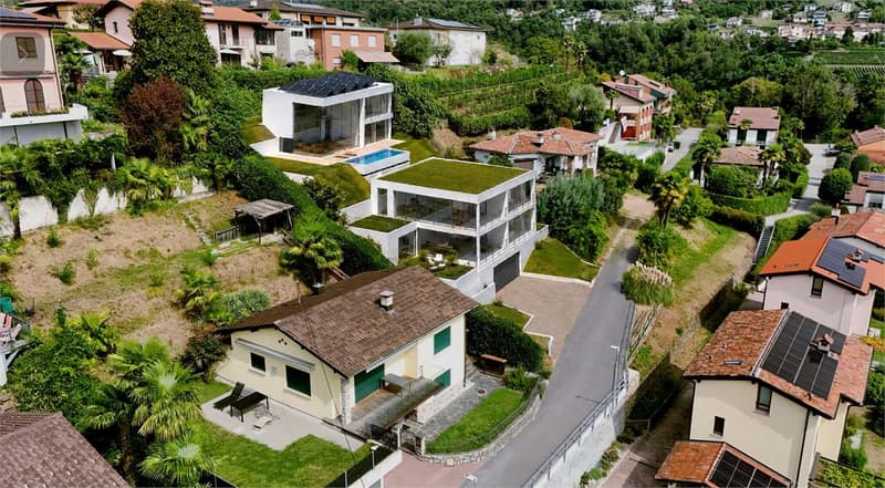 Esclusiva villa con piscina e vista panoramica sul lago (7)