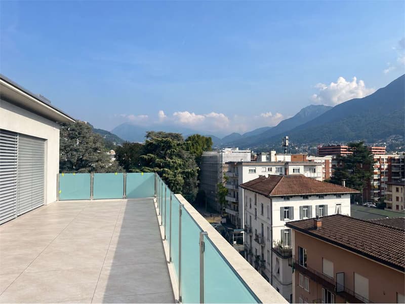Esclusivo attico con terrazze a pochi passi dal centro (11)
