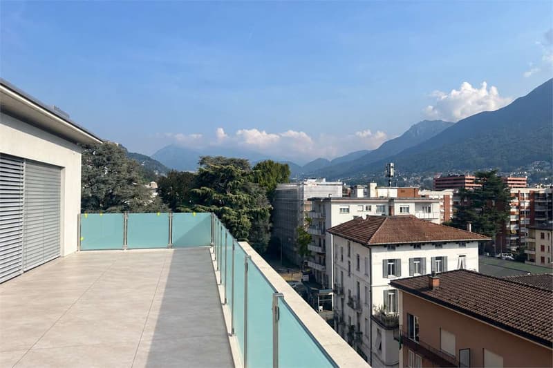 Esclusivo attico con terrazze a pochi passi dal centro (7)