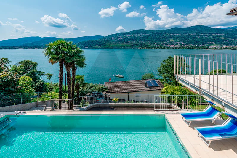 VILLA CON VISTA LAGO E PISCINA ESTERNA (4)