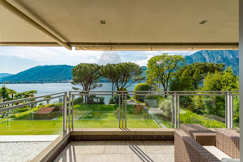 PRESTIGIOSA PROPRIETÀ IN RIVA AL LAGO (3)