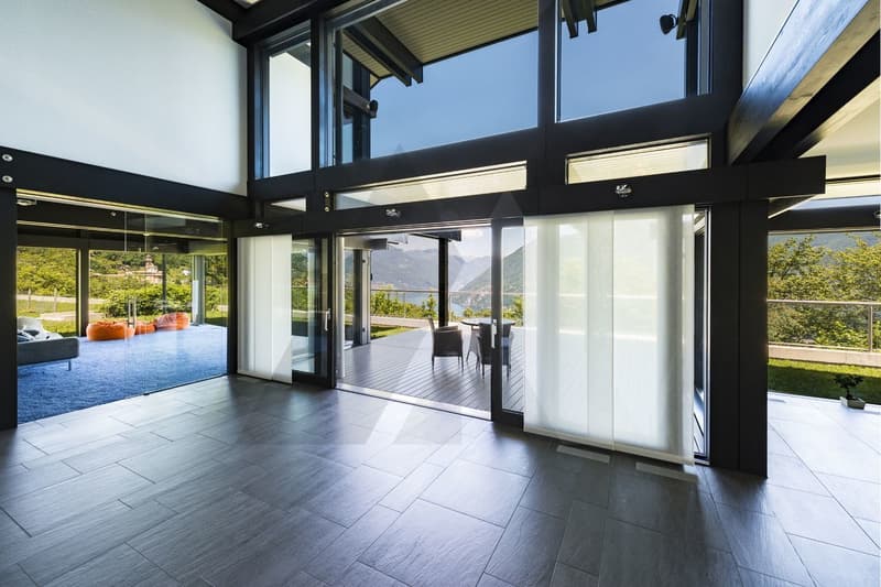 MODERNA VILLA CON TERRENO EDIFICABILE (7)