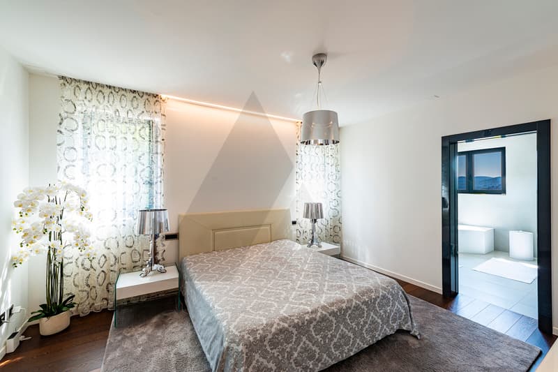 MODERNA VILLA IN POSIZIONE DOMINANTE A LUGANO (11)