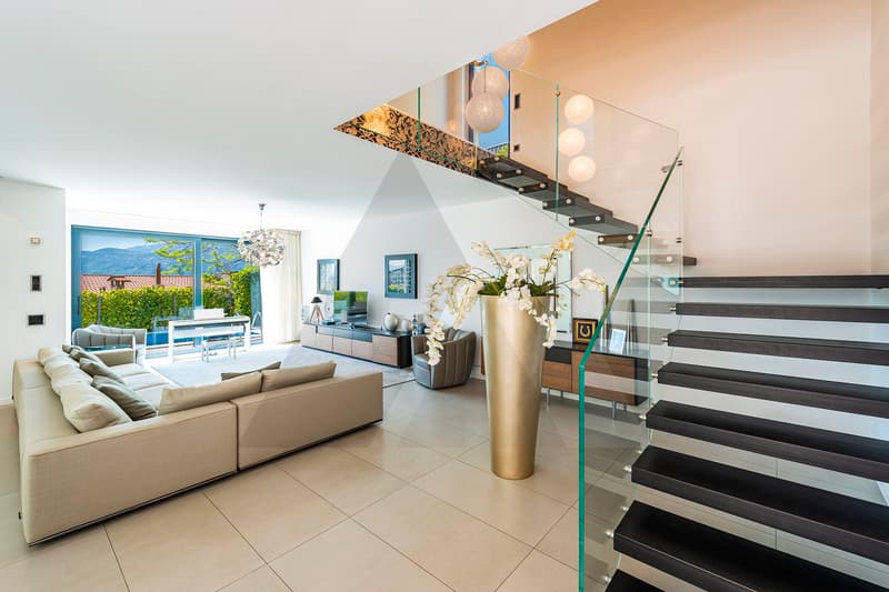 MODERNA VILLA IN POSIZIONE DOMINANTE A LUGANO (4)