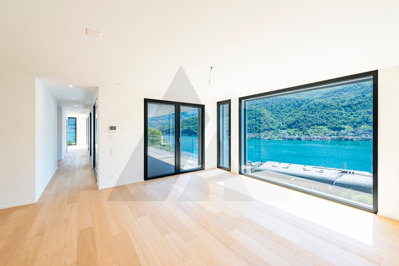 VILLA DI PRESTIGIO CON SPLENDIDA VISTA LAGO (5)