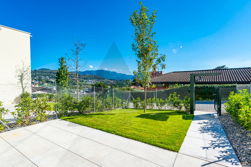 CINQUE NUOVE VILLE A SCHIERA CON STILE E COMFORT A MANNO (13)