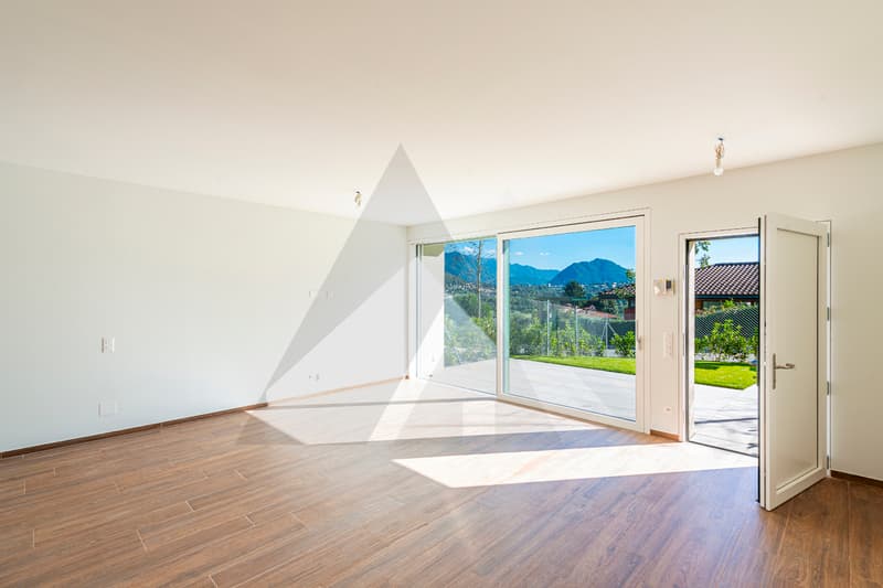 NUOVA VILLA A SCHIERA: UN'OASI DI STILE E BENESSERE (6)