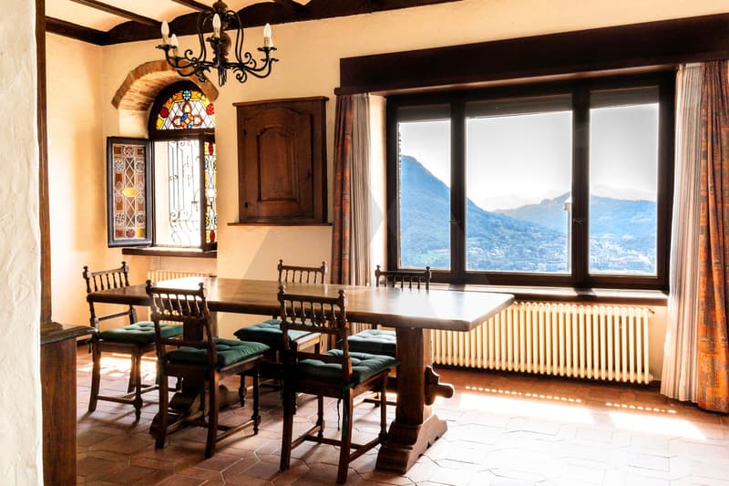 CASA STORICA DA RISTRUTTURARE CON PROGETTO E  VISTA LAGO (10)
