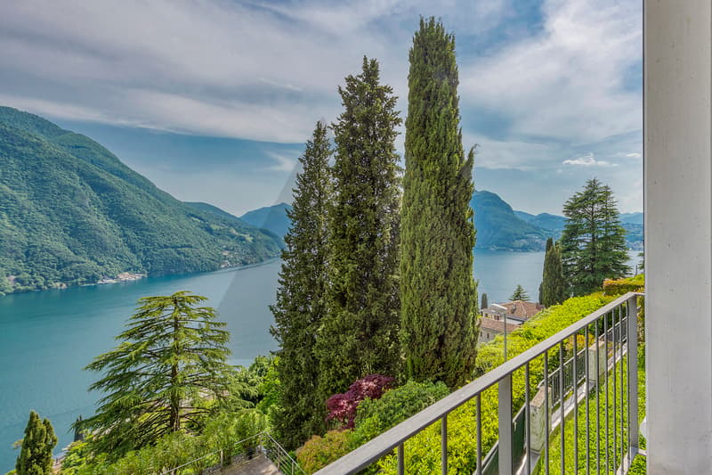 ELEGANTE DUPLEX CON PISCINA E VISTA LAGO (4)