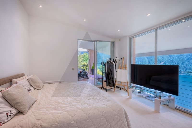 ELEGANTE DUPLEX CON PISCINA E VISTA LAGO (6)