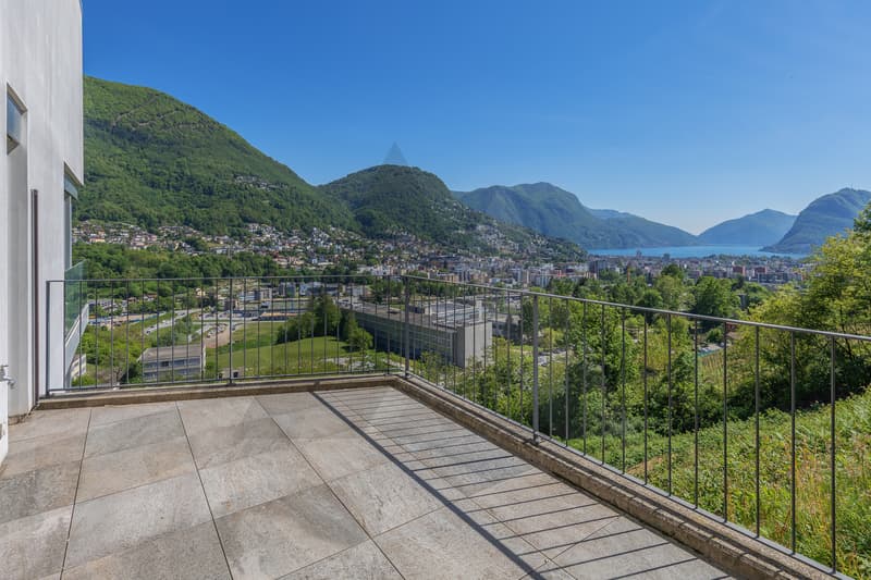 LUMINOSO APPARTAMENTO CON VISTA E 2 POSTI AUTO IN AUTORIMESSA (11)