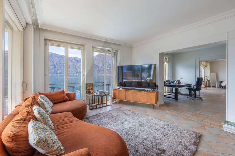 APPARTAMENTO FRONTE LAGO CON PISCINA ESTERNA CONDOMINIALE (5)