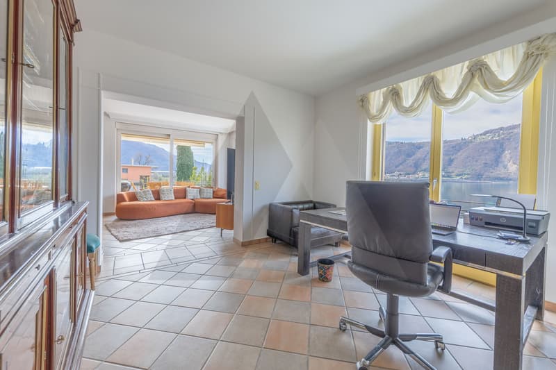 APPARTAMENTO FRONTE LAGO CON PISCINA ESTERNA CONDOMINIALE (10)