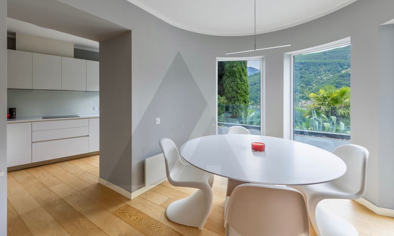 MODERNA VILLA CON AREA WELLNESS E ARREDI DI DESIGN (4)