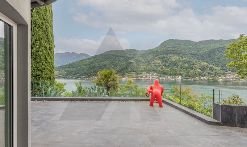 MODERNA VILLA CON AREA WELLNESS E ARREDI DI DESIGN (5)