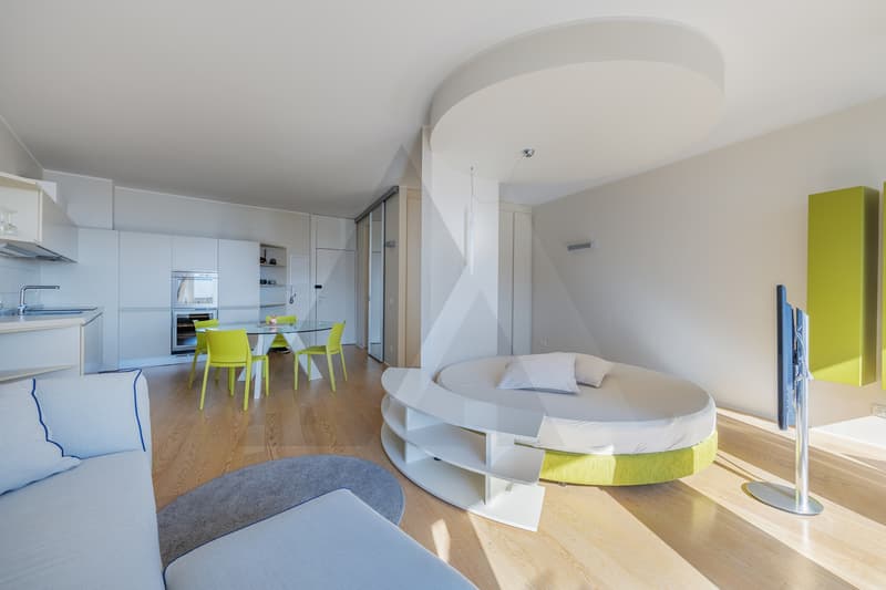 STUDIO ARREDATO CON TERRAZZA E VISTA LAGO (7)
