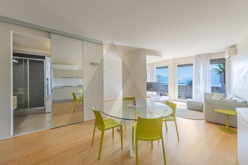 STUDIO ARREDATO CON TERRAZZA E VISTA LAGO (3)