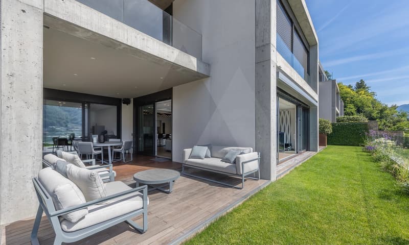VISTA LAGO, GIARDINO PRIVATO, WELLNESS E ARREDI DI DESIGN (11)