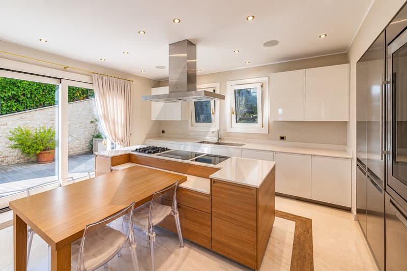VILLA CONTEMPORANEA VISTA LAGO CON TERRENO EDIFICABILE ADIACENTE (2)