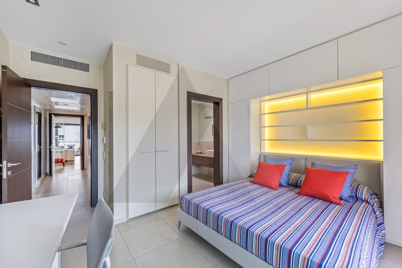 ATTICO CON VISTA LAGO, PISCINA INTERNA E SPA (9)