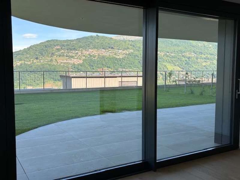 MONTAGNOLA-Nouvel appartement 2.5 pièces avec jardin et vue sur le lac (4)