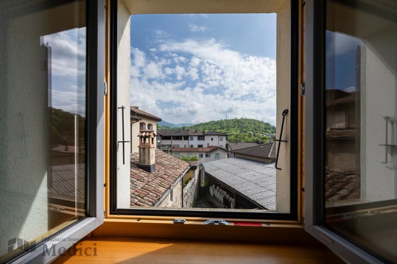 CHARAKTERISTISCHES 4.5 ZIMMER-WOHNUNG IM KERN VON ARZO (18)