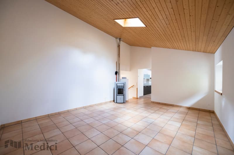 CHARAKTERISTISCHES 4.5 ZIMMER-WOHNUNG IM KERN VON ARZO (7)