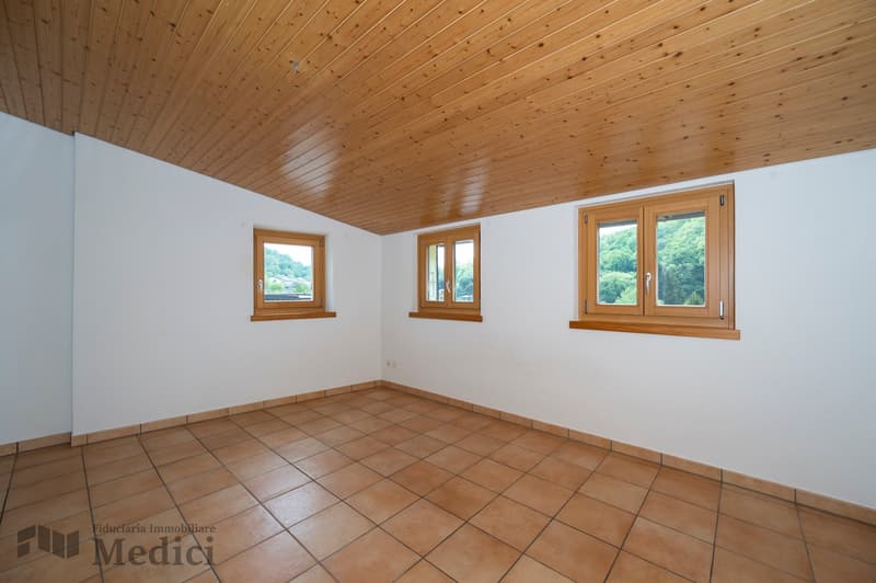 CHARAKTERISTISCHES 4.5 ZIMMER-WOHNUNG IM KERN VON ARZO (19)