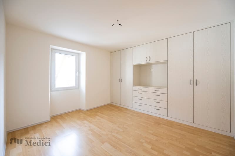 SOMAZZO - PRÄCHTIGES EINFAMILIENHAUS MIT ANGRENZENDEM EINZIMMERWOHNUNG (10)