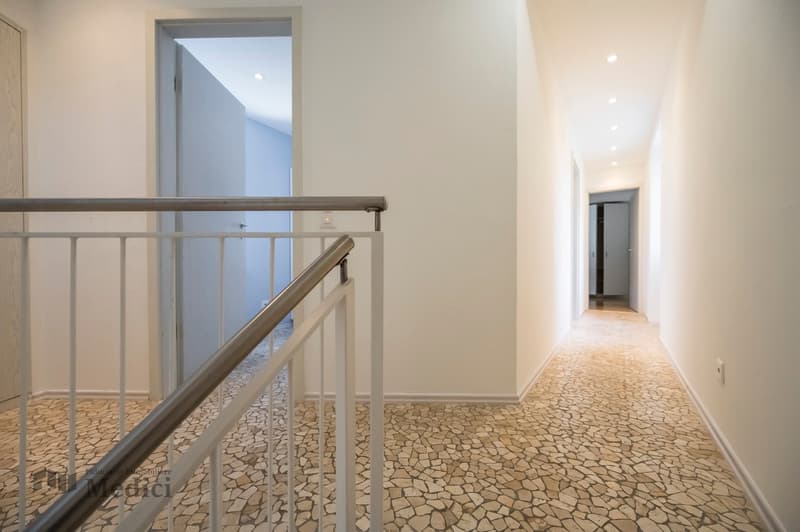 SOMAZZO - PRÄCHTIGES EINFAMILIENHAUS MIT ANGRENZENDEM EINZIMMERWOHNUNG (14)