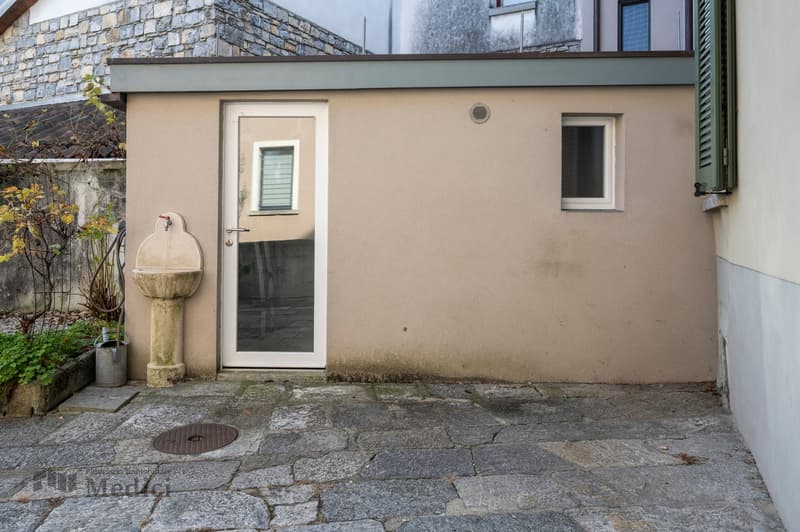 SOMAZZO - PRÄCHTIGES EINFAMILIENHAUS MIT ANGRENZENDEM EINZIMMERWOHNUNG (24)