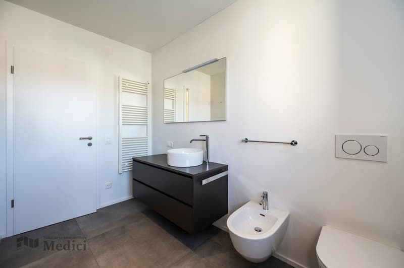 MODERNO 2.5 LOCALI ALTO STANDING IN VILLA D'EPOCA (12)