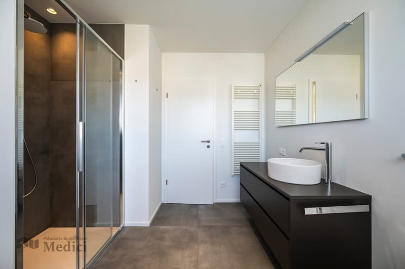 MODERNO 2.5 LOCALI ALTO STANDING IN VILLA D'EPOCA (10)