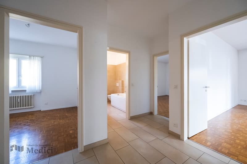 TRILOKALE VÖLLIG RENOVIERTE IN MENDRISIO ZENTRUM (4)