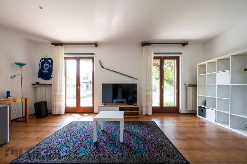 CASA UNIFAMILIARE CON GRANDE GIARDINO (3)