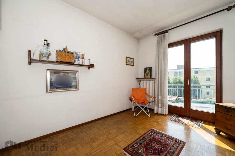CASA UNIFAMILIARE CON GRANDE GIARDINO (11)