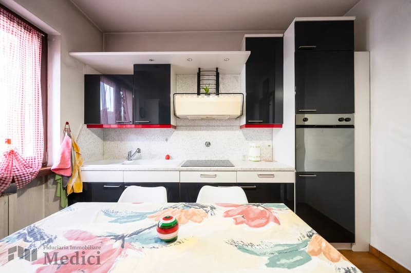CASA UNIFAMILIARE CON GRANDE GIARDINO (8)