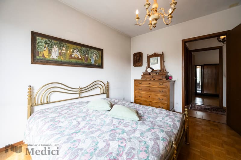 CASA UNIFAMILIARE CON GRANDE GIARDINO (10)