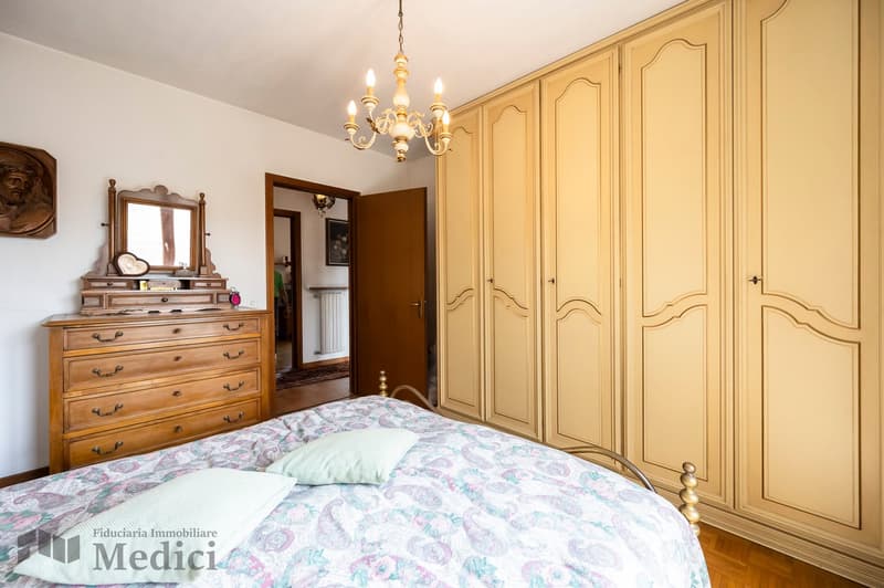 CASA UNIFAMILIARE CON GRANDE GIARDINO (9)